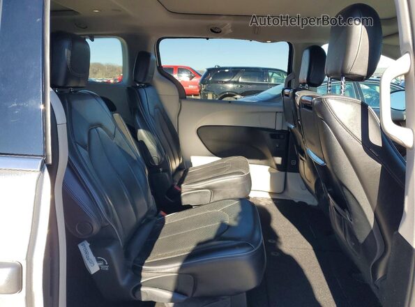 2C4RC1GG1JR103572 2018 CHRYSLER PACIFICA Silver Rear interior view