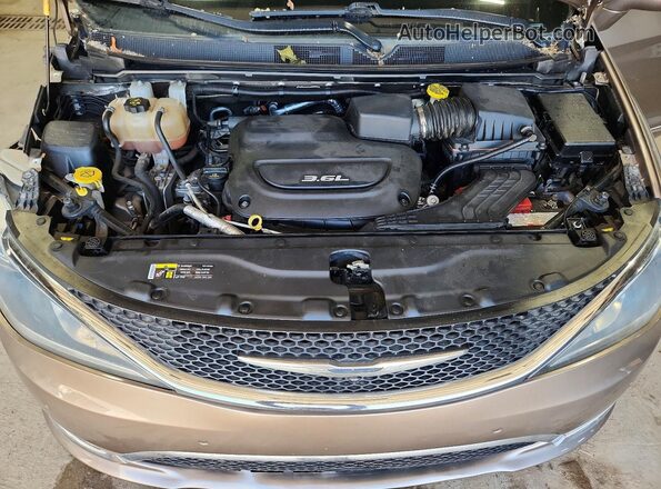 2C4RC1GG2HR727536 2017 CHRYSLER PACIFICA Tan 