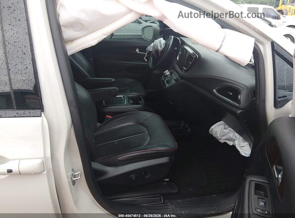 2C4RC1GG2LR124286 2020 CHRYSLER PACIFICA Белый Вид салона спереди