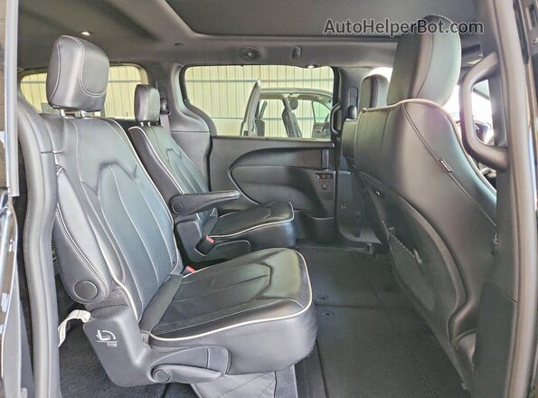 2C4RC1GG2SR512259 2025 CHRYSLER PACIFICA Black Вид задньої частини салону
