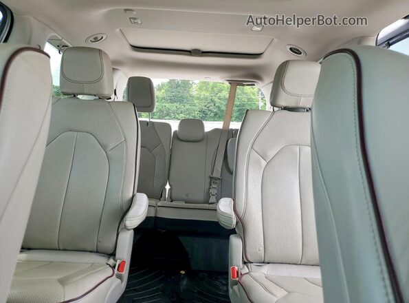 2C4RC1GG3HR648179 2017 CHRYSLER PACIFICA Silver უკანა სავარძლების ხედი