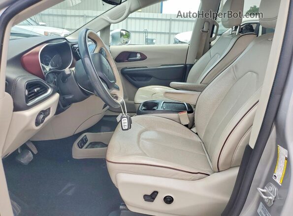 2C4RC1GG3HR648179 2017 CHRYSLER PACIFICA Silver წინა სალონის ხედი