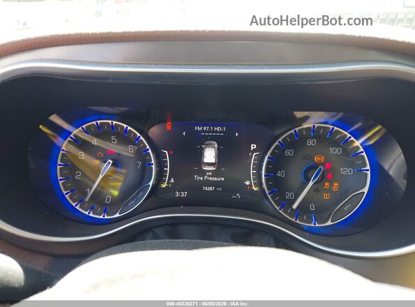 2C4RC1GG3KR537848 2019 CHRYSLER PACIFICA Red Widok tylnych siedzeń
