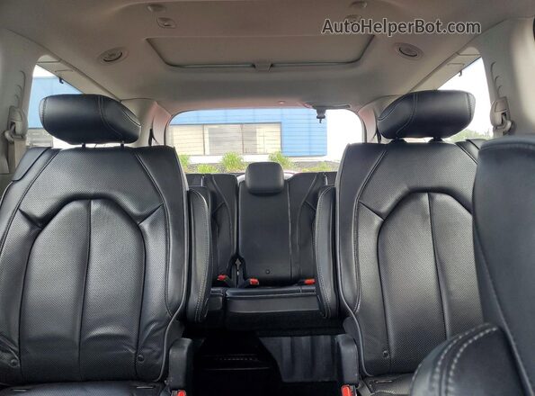 2C4RC1GG3KR597810 2019 CHRYSLER PACIFICA Gray Widok tylnych siedzeń