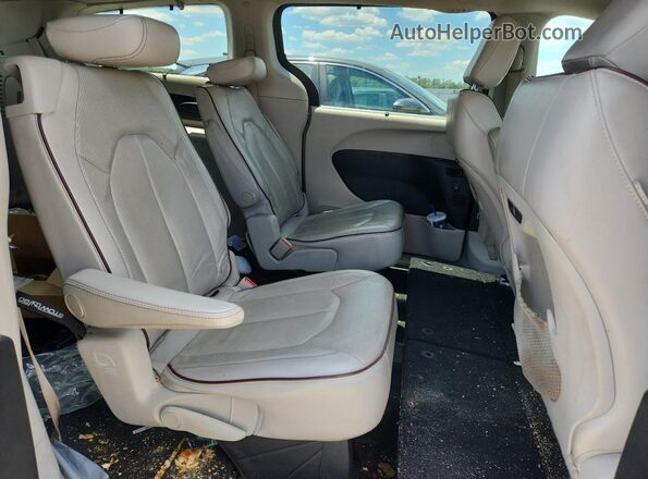 2C4RC1GG3LR284158 2020 CHRYSLER PACIFICA Gray Widok wnętrza z tyłu