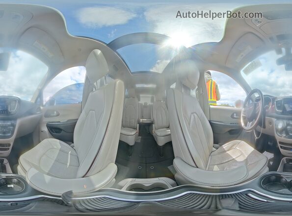 2C4RC1GG4HR545384 2017 CHRYSLER PACIFICA White 