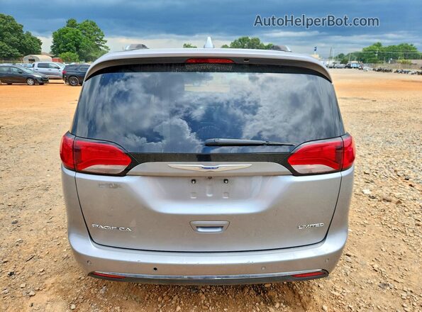 2C4RC1GG4JR246015 2018 CHRYSLER PACIFICA Silver Widok z tyłu