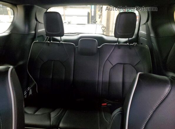 2C4RC1GG4VR554050 2027 CHRYSLER PACIFICA Black Rear seats view