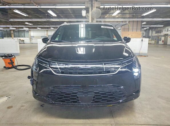 2C4RC1GG4VR554050 2027 CHRYSLER PACIFICA Black Front view