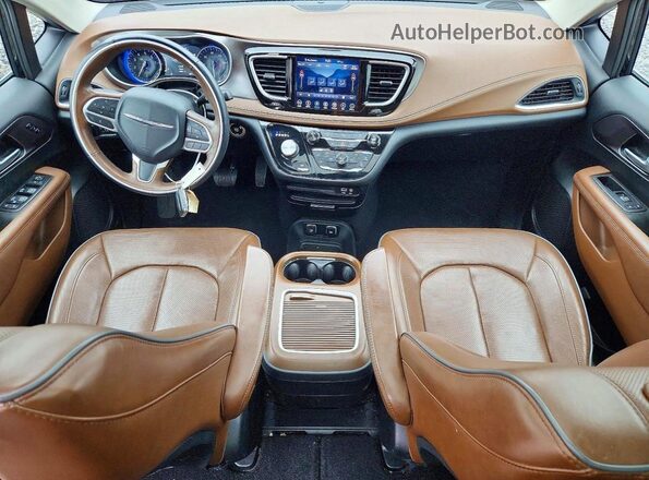 2C4RC1GG5JR107902 2018 CHRYSLER PACIFICA Black Widok deski rozdzielczej