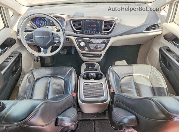 2C4RC1GG5KR731149 2019 CHRYSLER PACIFICA Silver Vista del salpicadero