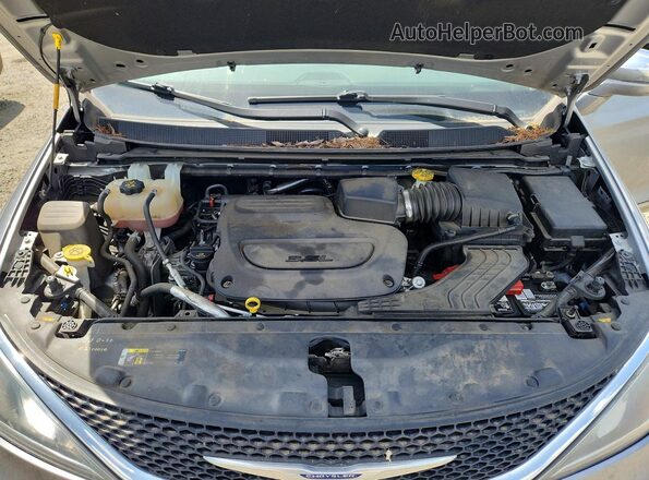 2C4RC1GG5KR731149 2019 CHRYSLER PACIFICA Silver Vista del compartimento del motor