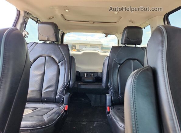 2C4RC1GG5KR731149 2019 CHRYSLER PACIFICA Silver Vista de los asientos traseros