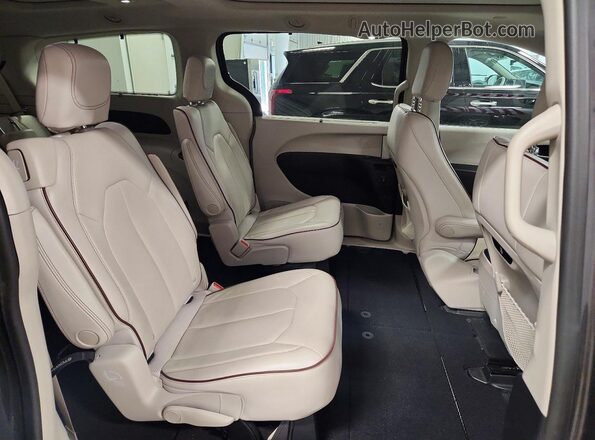 2C4RC1GG6HR785892 2017 CHRYSLER PACIFICA Black Հետևի նստատեղերի տեսք