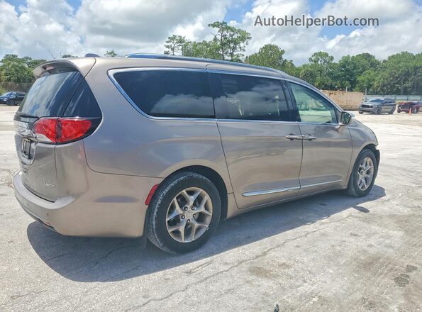 2C4RC1GG6JR175027 2018 CHRYSLER PACIFICA Бежевый Задняя правая четверть