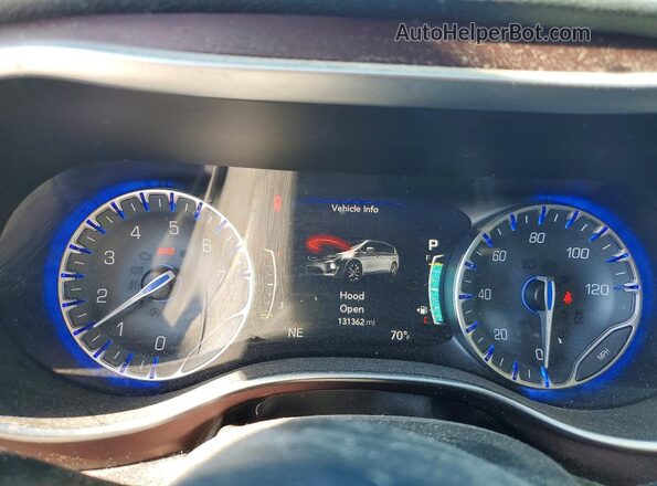 2C4RC1GG7HR603231 2017 CHRYSLER PACIFICA Blue Սարքավորումների վահանակի տեսք