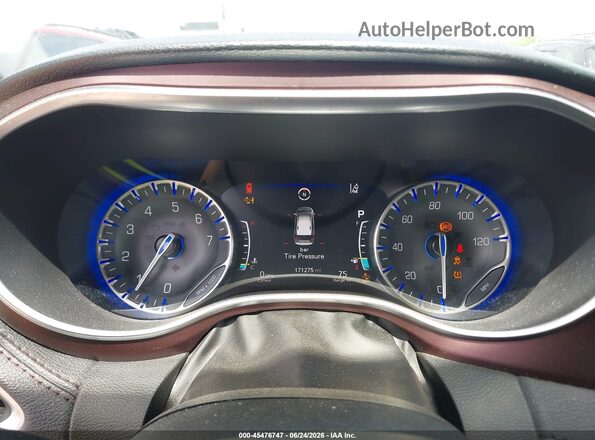 2C4RC1GG8HR533125 2017 CHRYSLER PACIFICA Silver Rear seats view
