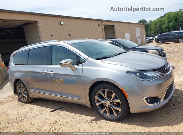 2C4RC1GG8HR533125 2017 CHRYSLER PACIFICA Silver Rear interior view