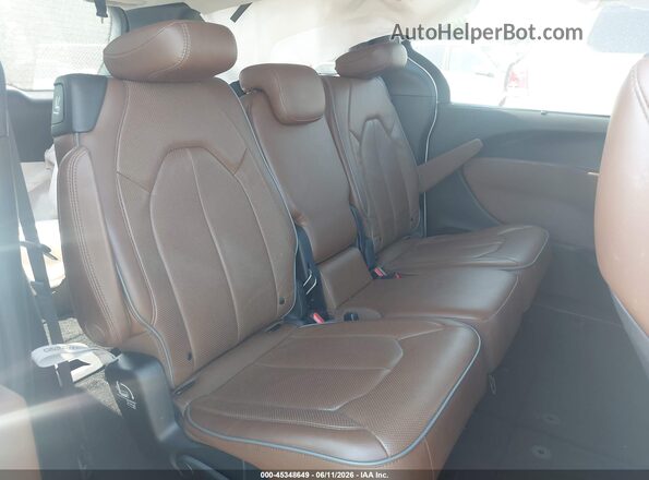 2C4RC1GG8JR204267 2018 CHRYSLER PACIFICA White Vista de la etiqueta del VIN