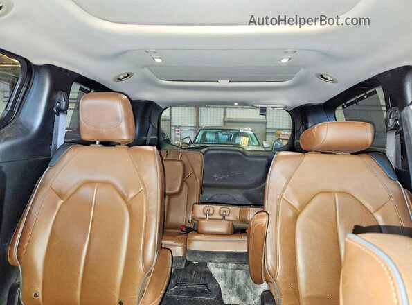 2C4RC1GG8JR338339 2018 CHRYSLER PACIFICA Black Vista de los asientos traseros