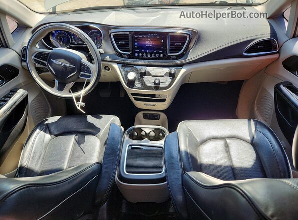 2C4RC1GG9HR656741 2017 CHRYSLER PACIFICA Beige 