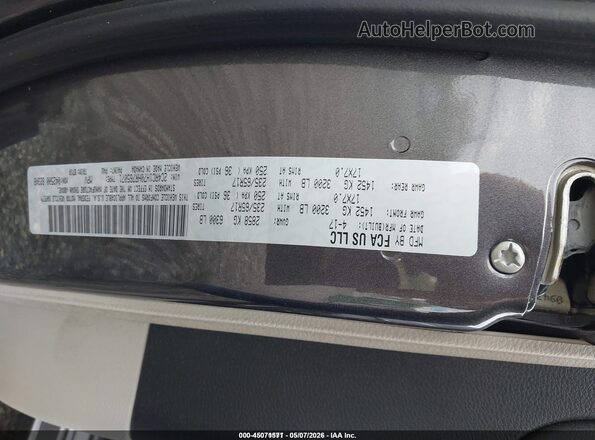 2C4RC1H70HR765071 2017 CHRYSLER PACIFICA Gray Вид підкапотного простору