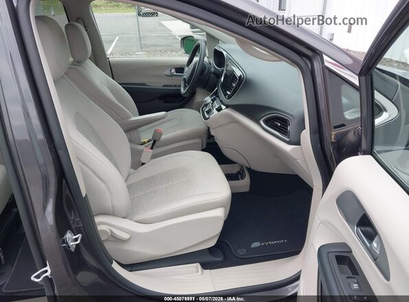2C4RC1H70HR765071 2017 CHRYSLER PACIFICA Gray Вид салону спереду
