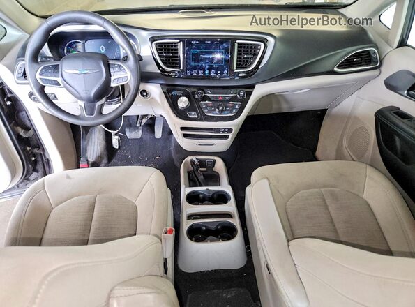 2C4RC1H70JR125142 2018 CHRYSLER PACIFICA Черный Вид панели приборов