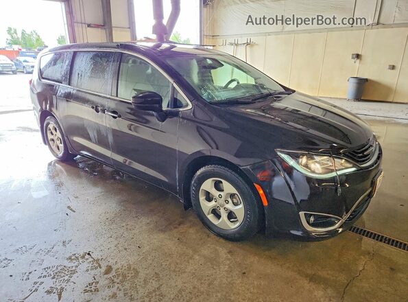 2C4RC1H70JR125142 2018 CHRYSLER PACIFICA Черный Передняя правая четверть
