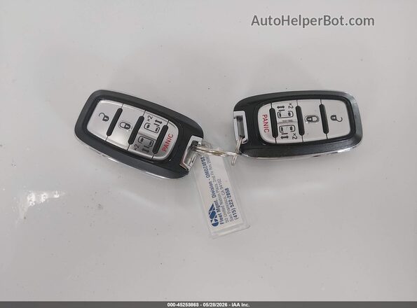 2C4RC1H71JR306914 2018 CHRYSLER PACIFICA White 