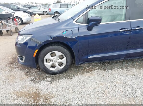 2C4RC1H79JR236546 2018 CHRYSLER PACIFICA Blue Widok z przodu