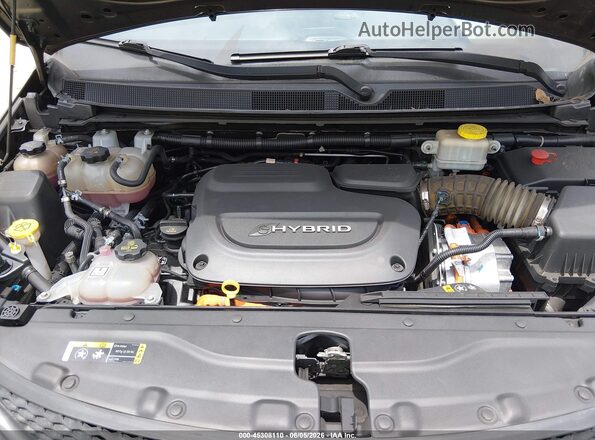 2C4RC1L76LR224493 2020 CHRYSLER PACIFICA Gray Вид ззаду