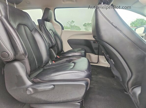 2C4RC1L76PR523309 2023 CHRYSLER PACIFICA White Вид задньої частини салону