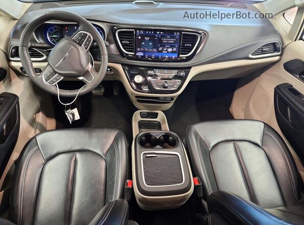 2C4RC1L77PR618395 2023 CHRYSLER PACIFICA Белый Вид панели приборов
