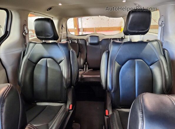 2C4RC1L77PR618395 2023 CHRYSLER PACIFICA Белый Вид задних сидений