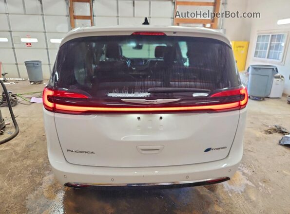 2C4RC1L77PR618395 2023 CHRYSLER PACIFICA Белый Вид сзади