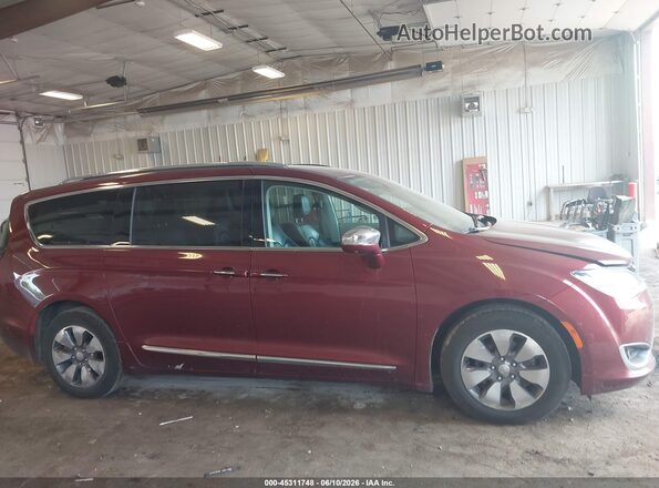 2C4RC1N71JR113067 2018 CHRYSLER PACIFICA Red Rear interior view