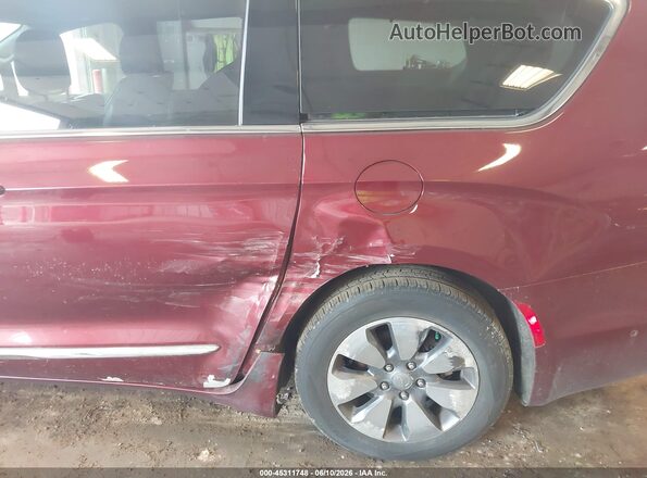 2C4RC1N71JR113067 2018 CHRYSLER PACIFICA Red Front view