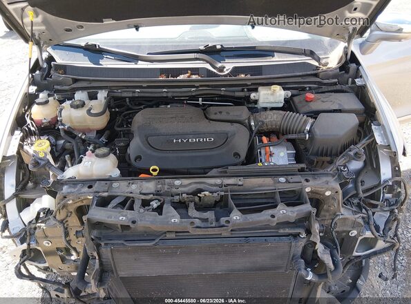 2C4RC1N72JR105513 2018 CHRYSLER PACIFICA Серебряный Вид сзади