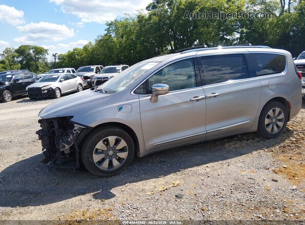 2C4RC1N72JR105513 2018 CHRYSLER PACIFICA Серебряный Панорамный вид салона 360°