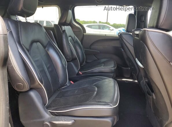 2C4RC1N72LR112190 2020 CHRYSLER PACIFICA Blue Rear interior view
