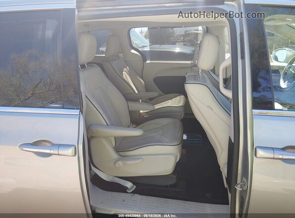 2C4RC1N76LR113648 2020 CHRYSLER PACIFICA Серебряный Вид наклейки с VIN-кодом