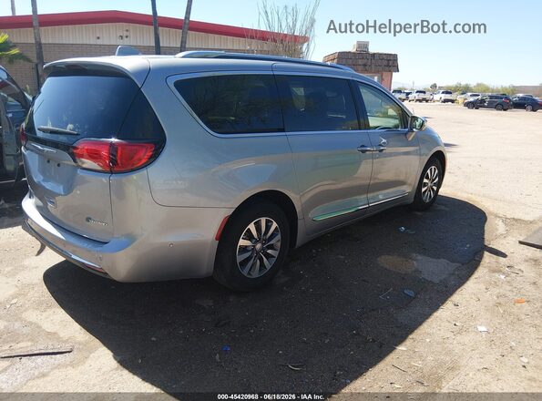 2C4RC1N76LR113648 2020 CHRYSLER PACIFICA Серебряный Задняя правая четверть