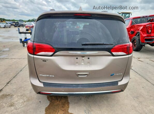 2C4RC1N77JR105569 2018 CHRYSLER PACIFICA Tan Vista trasera