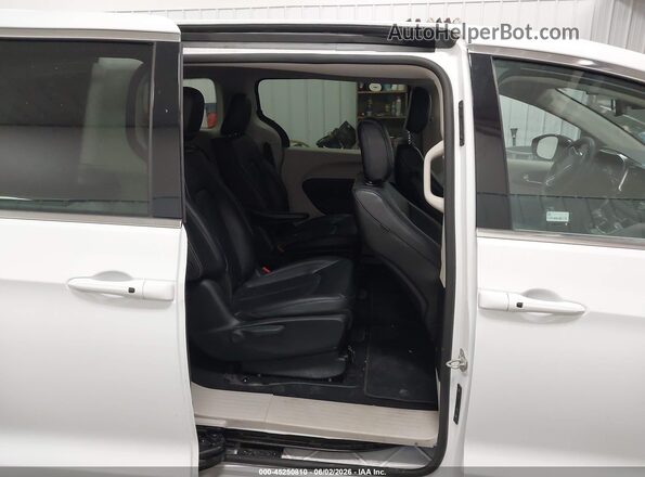 2C4RC1S71RR153469 2024 CHRYSLER PACIFICA White Вид наклейки з VIN-кодом