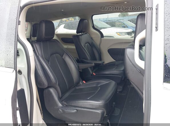 2C4RC1S72RR153447 2024 CHRYSLER PACIFICA White Вид наклейки з VIN-кодом