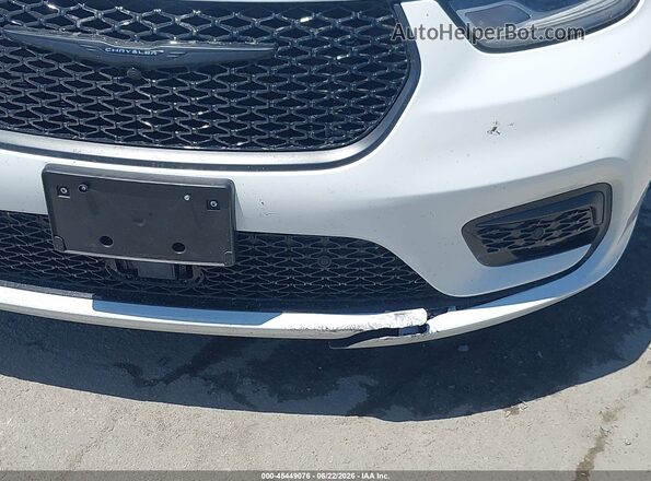 2C4RC1S74RR109255 2024 CHRYSLER PACIFICA White Front view