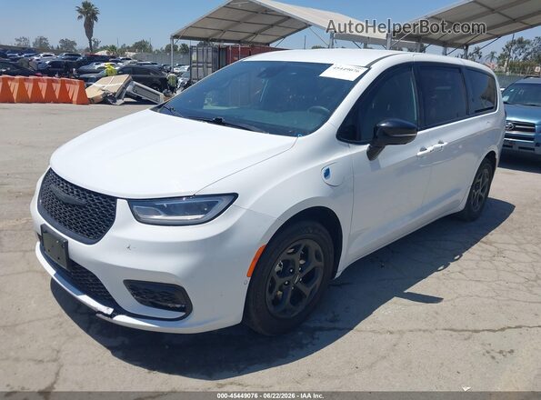 2C4RC1S74RR109255 2024 CHRYSLER PACIFICA White Front left