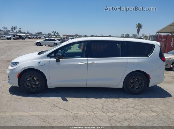 2C4RC1S74RR109255 2024 CHRYSLER PACIFICA White 360 interior view