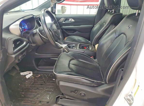 2C4RC1S75MR526828 2021 CHRYSLER PACIFICA White Вид салону спереду